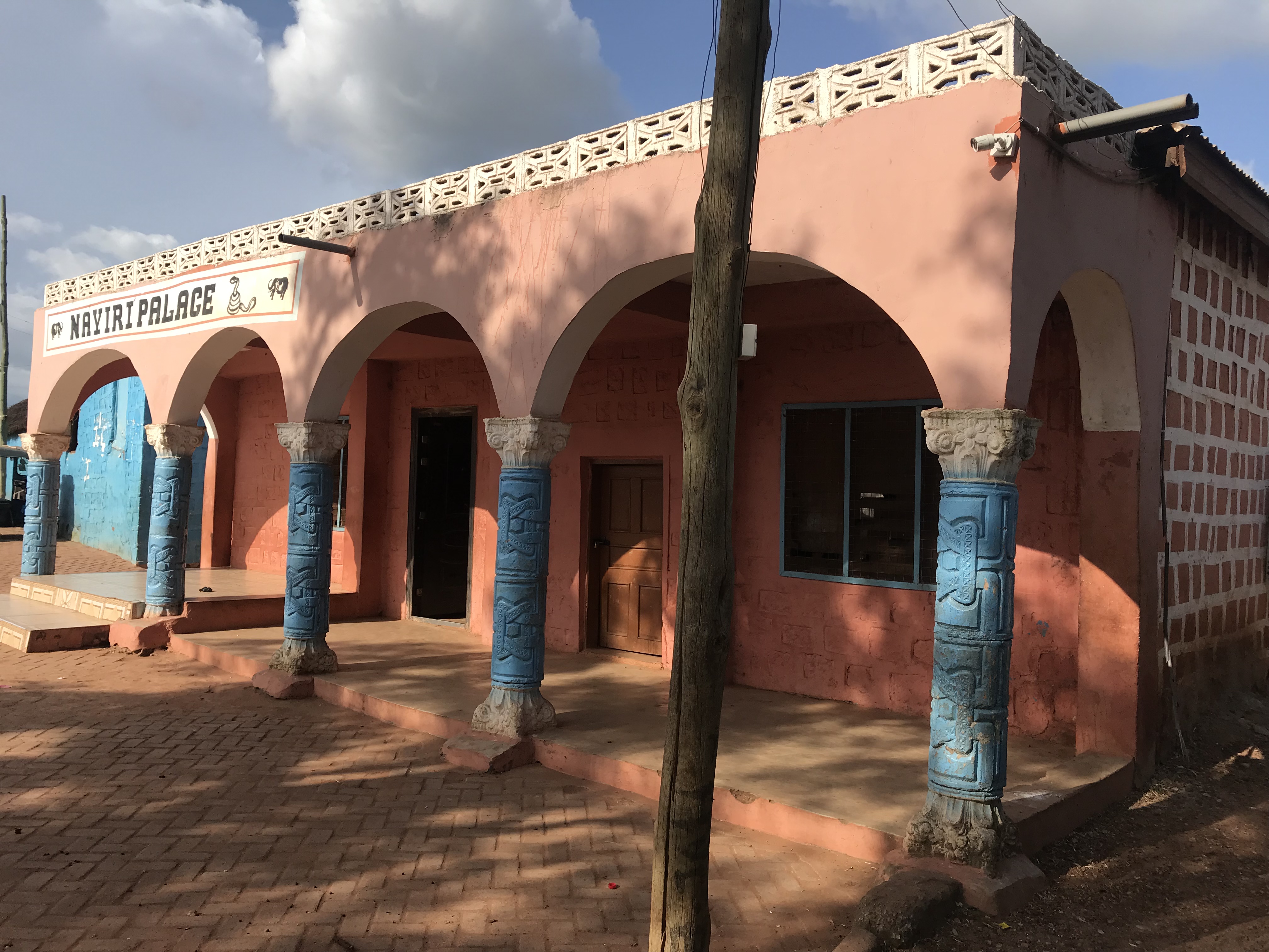 Entrance of NaYiri Palace.